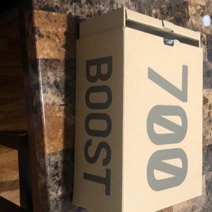 Yeezy boost 700